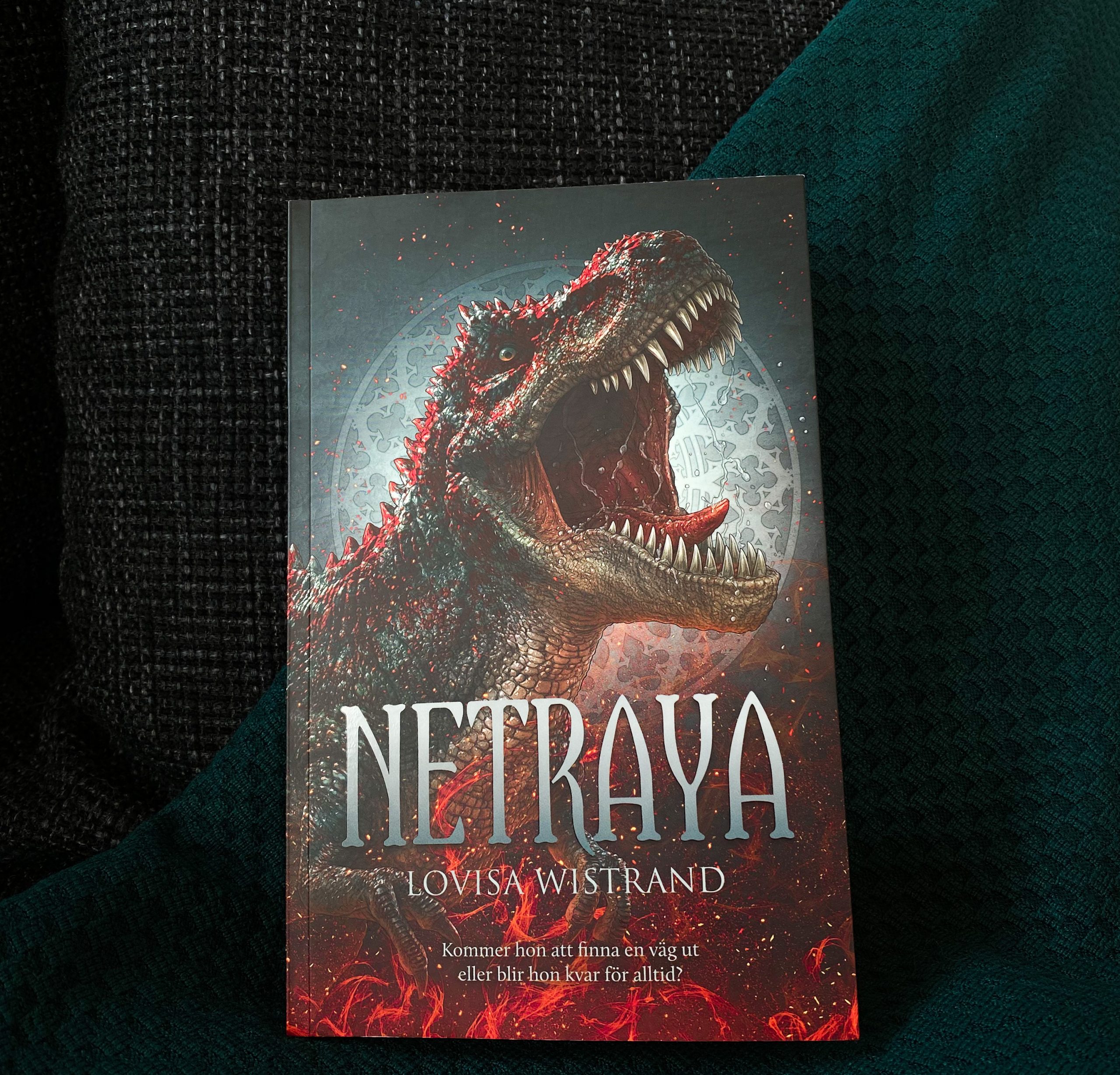 netraya bokomslag