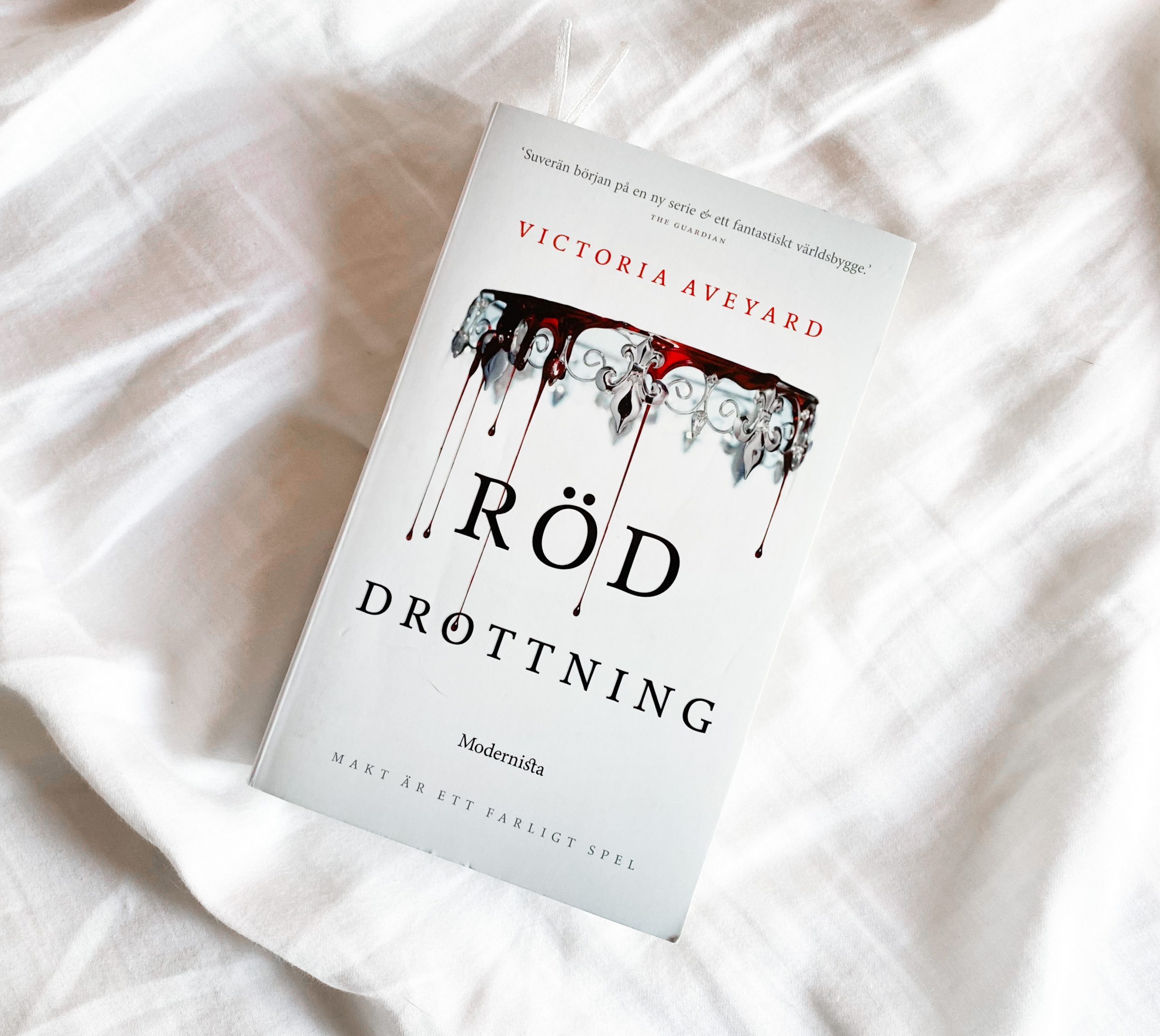 röd drottning omslag