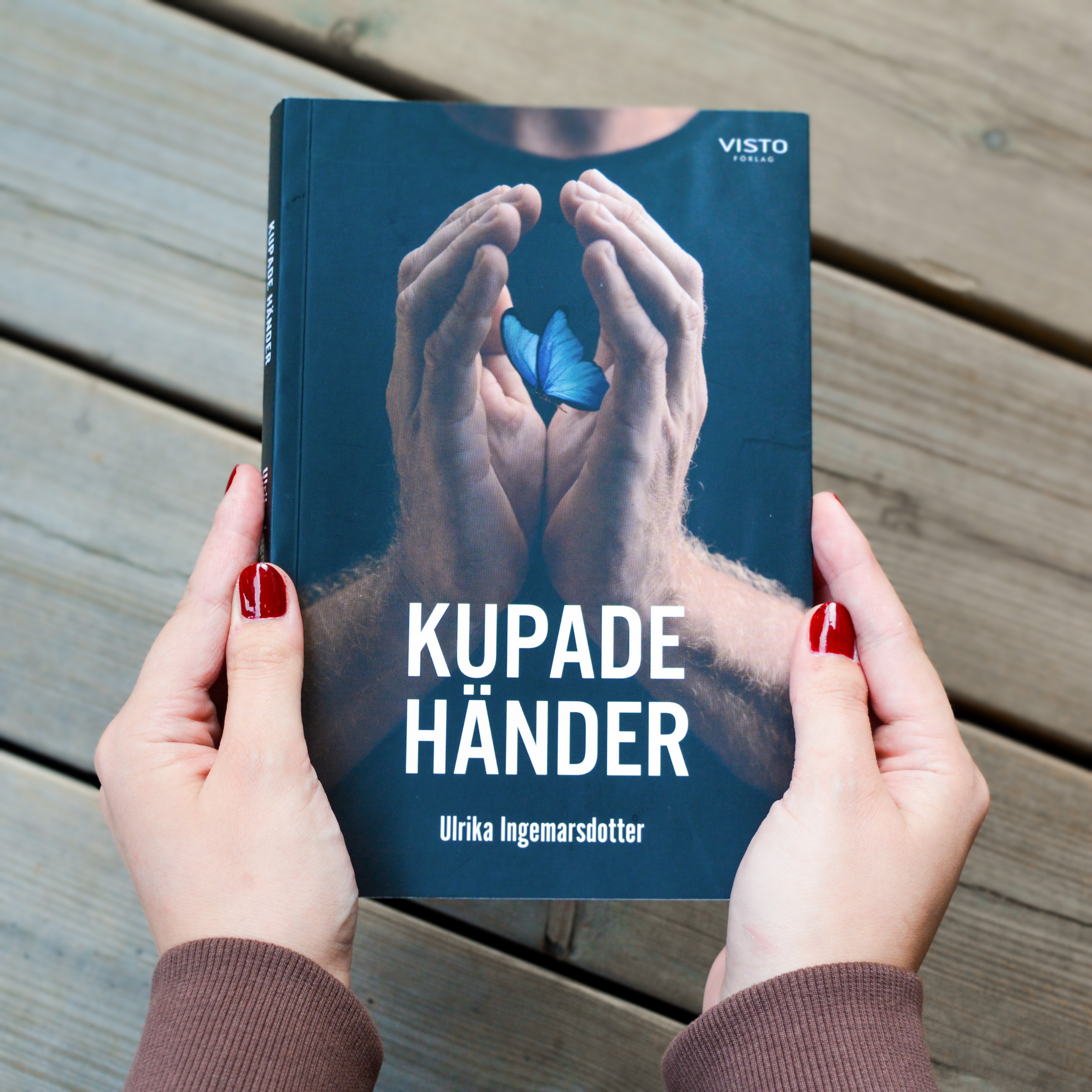 kupade händer omslag